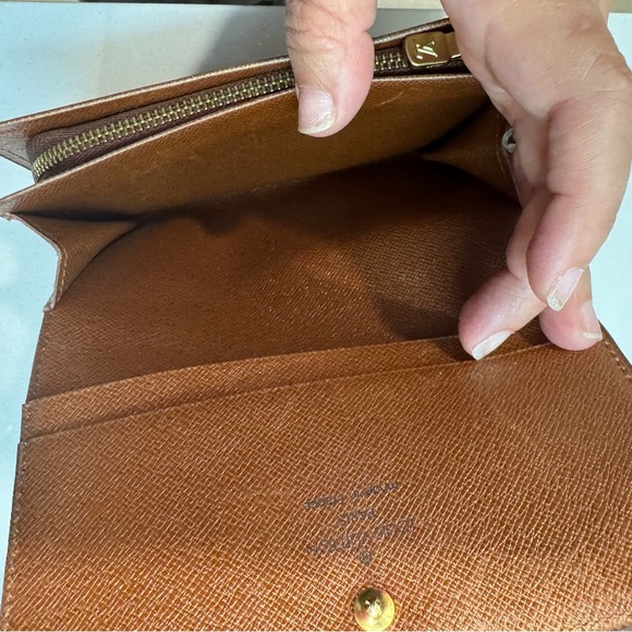 Louis Vuitton Porte-Monnaie Trésor Wallet - Monogram Canvas - Picture 4 of 7